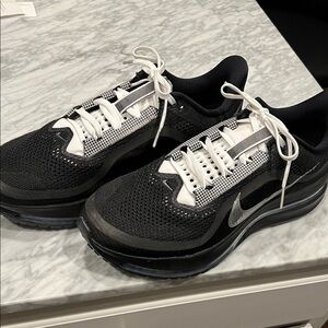 Nike Black and White Athletic Shoes